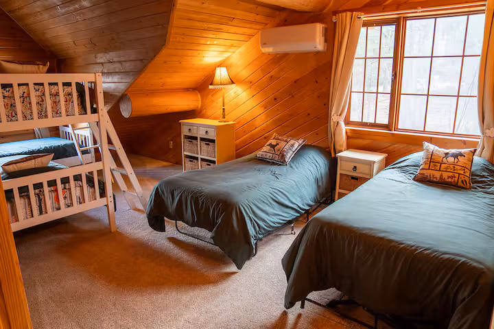 BR1 — loft dorm — photo 1